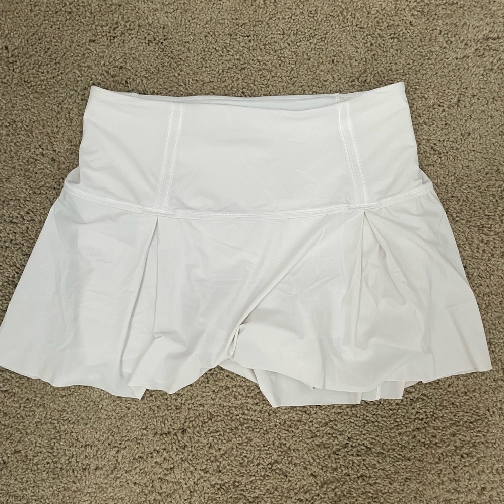 White lululemon skirt size 4
